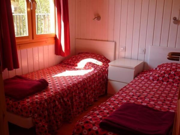 chambre dans chalet rustique dans le Jura